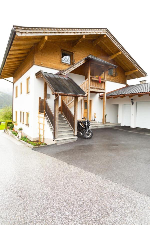 Apartment Weberhaeusl Bramberg am Wildkogel Bagian luar foto